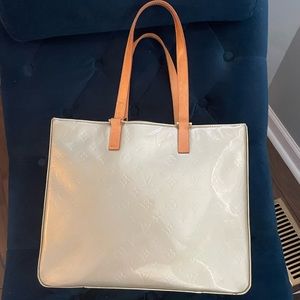 Grey Louis Vuitton Varnis Tote